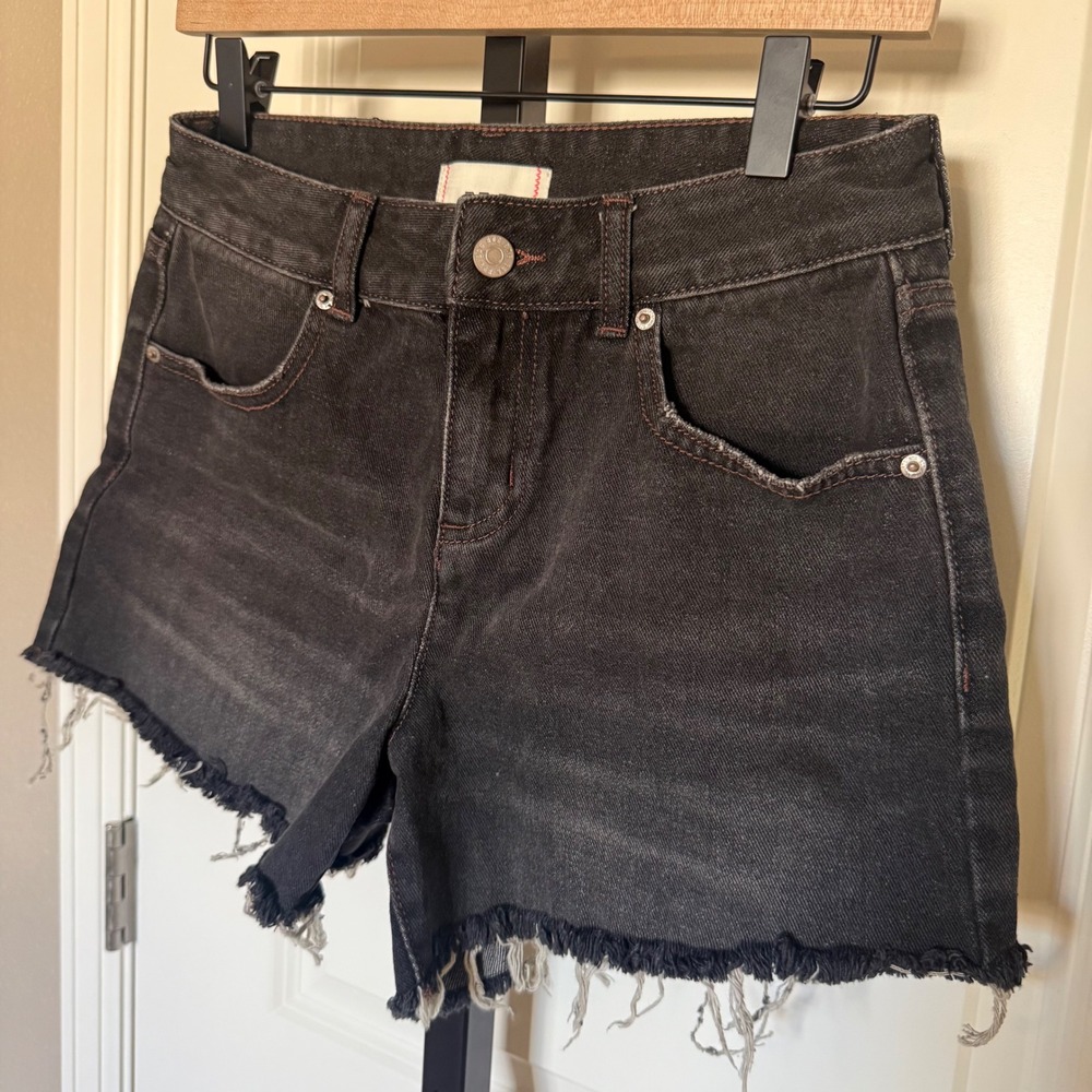 BDG Urban Outfitters A-Line Cutoff Denim Short Black Frayed Hem Size 26 - Picture 2 of 9